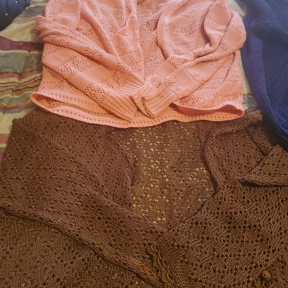 Sweaters - Picture 5 of 6